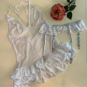 White BABY DOLL with Double Ruffles / FREE LACE GARTER 💕 🥰 💕